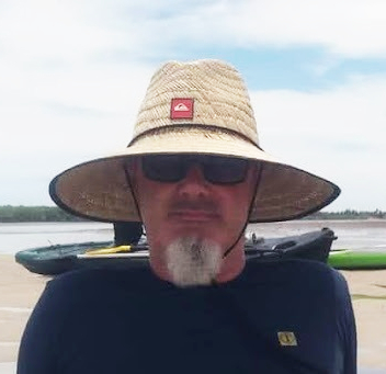 <b>Sergi Blasi</b>-Aracaju - Brasil<BR>Dos 'il·luminats', separats per 2.000 km, hem muntat un programa de converses en català, fent immersió lingüística i social catalana al Brasil. Tela marinera!
